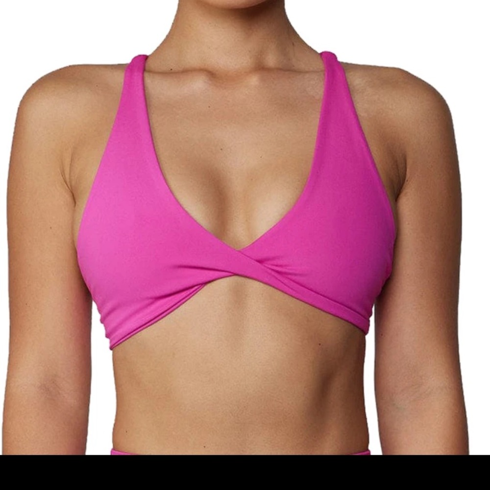 Twist front sports bra